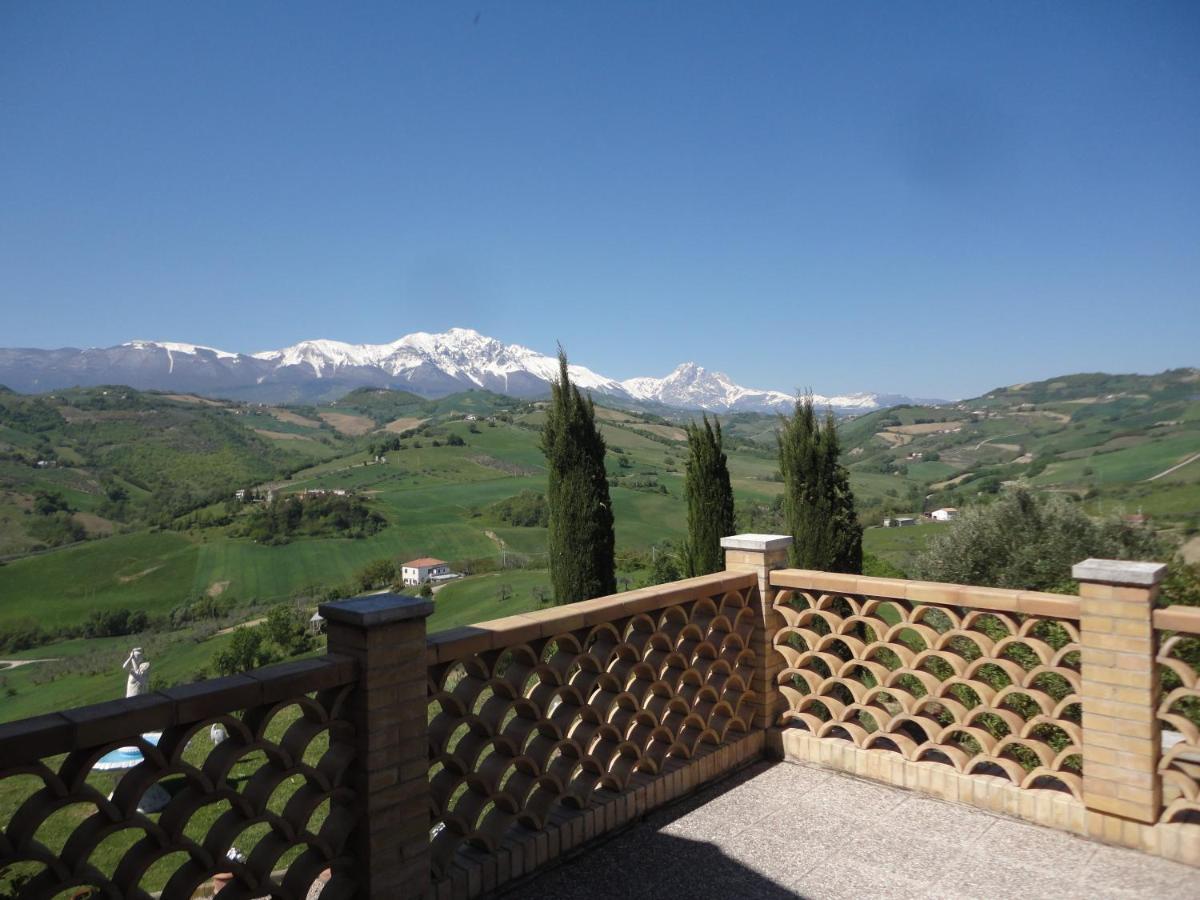 Appartamento Casa Adriana Penne Esterno foto