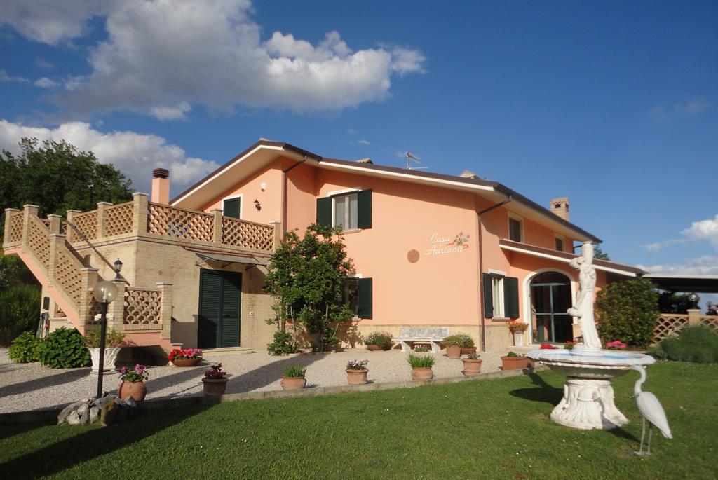 Appartamento Casa Adriana Penne Esterno foto